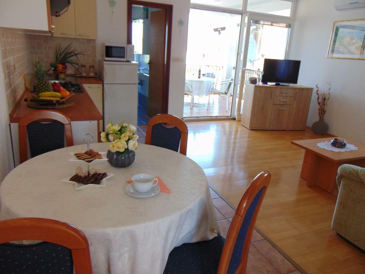 Apartment Mia Malinska Zewnętrze zdjęcie